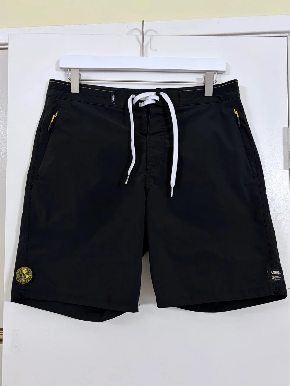 Vans x National Geographic Voyage Trunk Board Shorts Black Size 30 Limited
